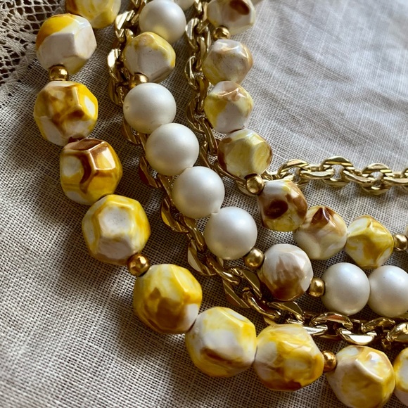 Vintage Hong Kong 5 Strand Faux Pearl & Marbled Yellow Tan Woman’s Necklace - Picture 8 of 9
